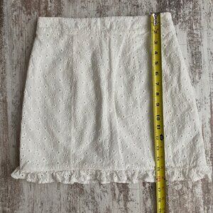 Francesca's Mi Ami White Floral Eyelet Skirt With Ruffle - Size S